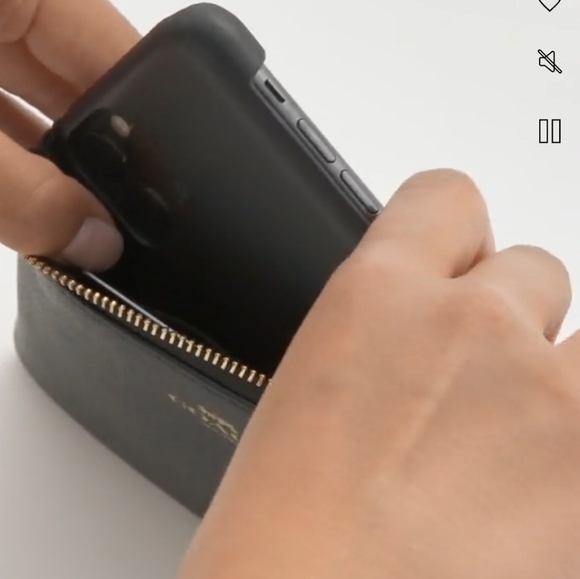 NWOT Coach Wristlet - Picture 2 of 11